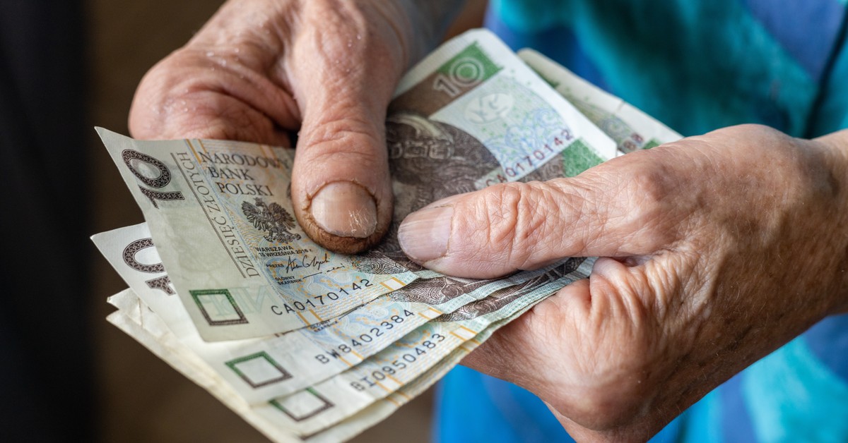 Te dwie grupy seniorów mogą otrzymać po 273 zł dodatku do emerytury. Pieniądze już powinny trafić na ich konta
