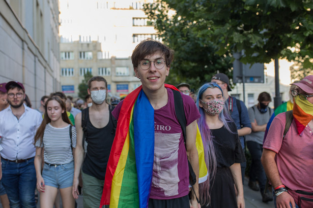 07.08.2020 Warszawa . ulica Krakowskie Przedmiescie . Blokada aresztowania aktywistki KPH . nz Margot Fot. Adam Stepien / Agencja Gazeta