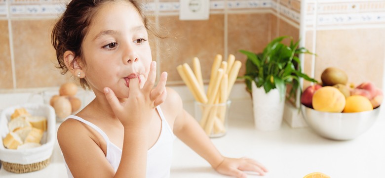 Przekąski w diecie dziecka - eliminować czy tolerować?