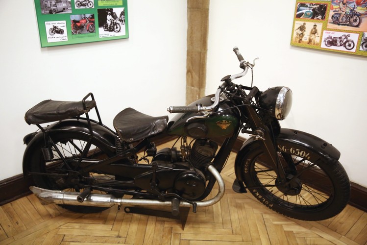 Polski motocykl Sokół 200 z 1939 roku.<br><br>(mr) PAP/Tomasz Gzell