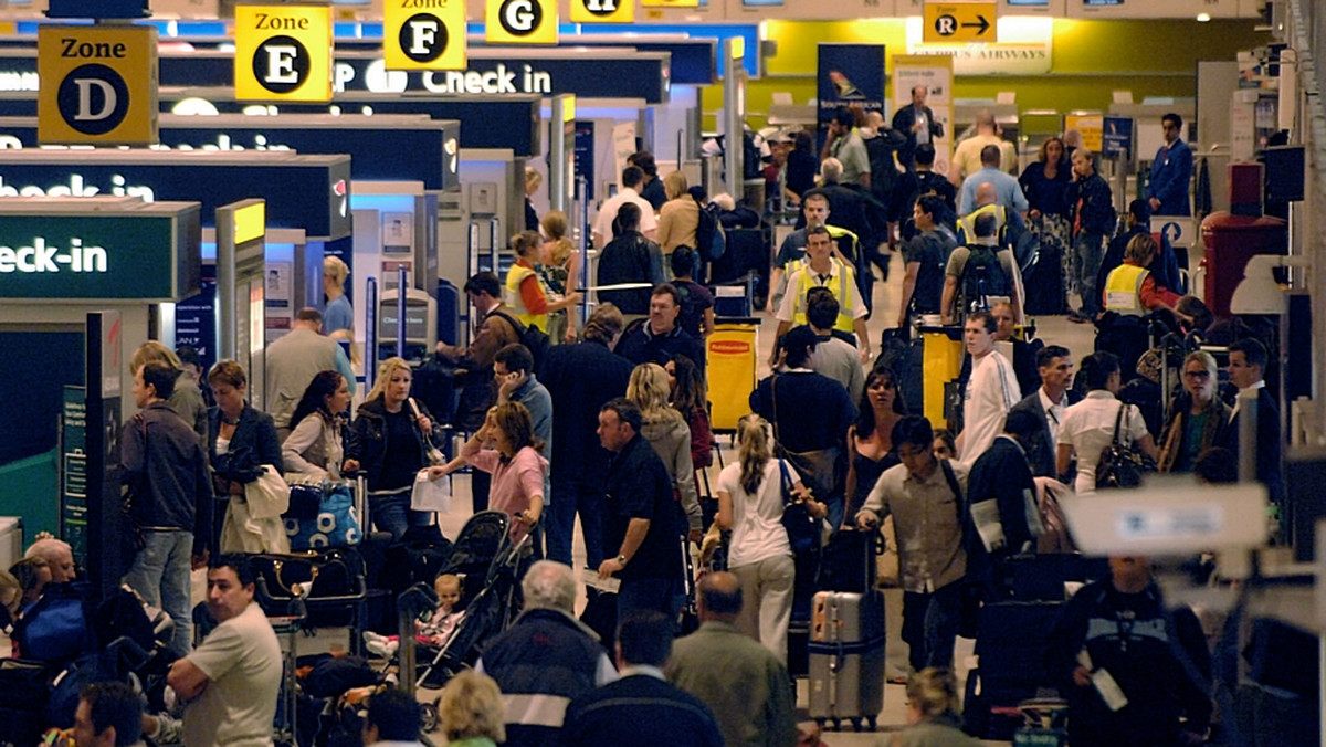 Międzynarodowy ranking lotnisk, przeprowadzony na zlecenie branży lotniczej, potwierdza nienajlepszą reputację Heathrow. Londyński port znalazł się na 99. pozycji - za Kalkutą, Moskwą czy Johannesburgiem.