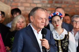 Tusk odpowiada Kaczyńskiemu: I jak tu go nie kochać?