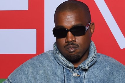 Współpraca Adidas-Kanye West kończy się gigantycznymi stratami. Firma odkryła karty