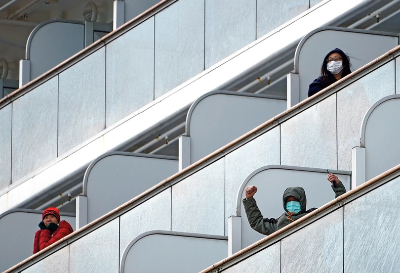 Putnici su juče dobili dozvolu da nakratko izađu na svež vazduh