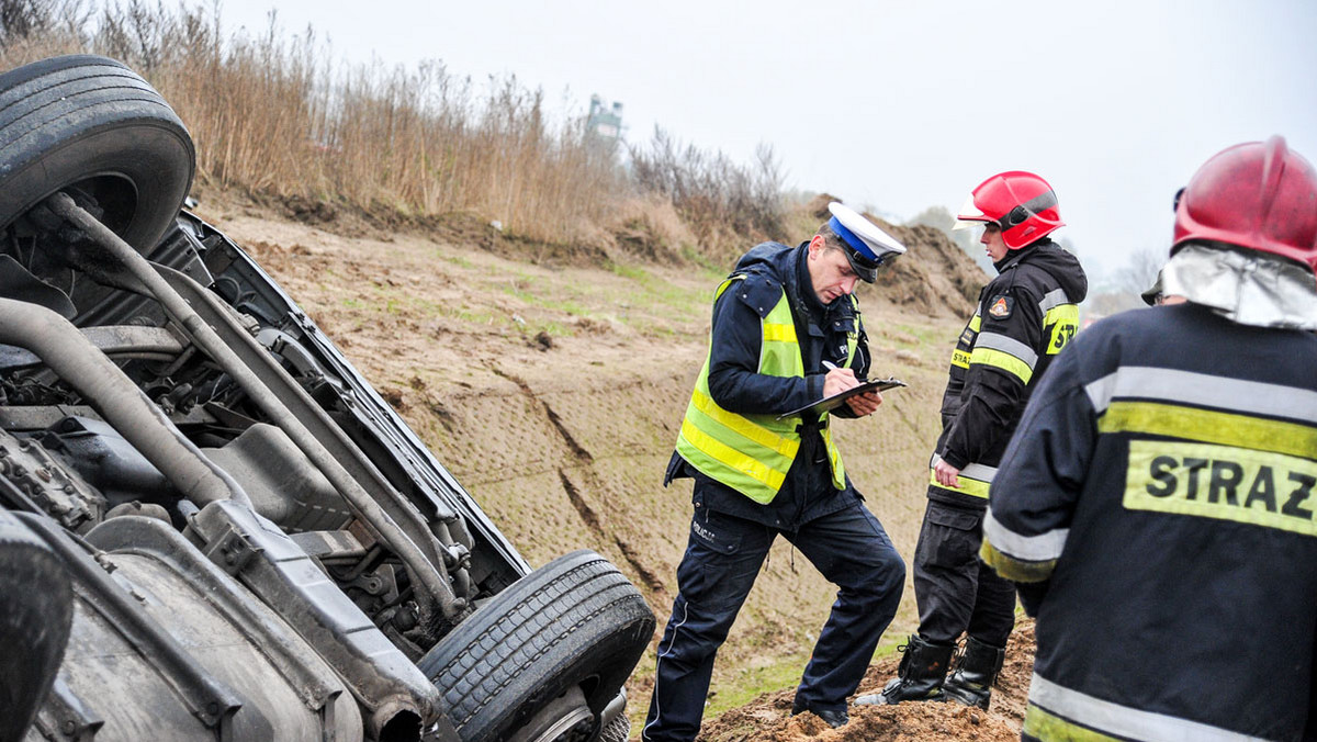 Gorzów: Wypadek ciężarówki. Nie żyje kierowca