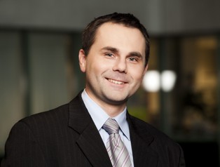 PKO BP: Złoty pozostaje pod wpływem czynników zewnętrznych