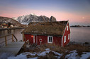 Red rorbu hut (pol. Czerwona chatka rorbu) -  Sausse David / 2014 National Geographic Traveler Contest