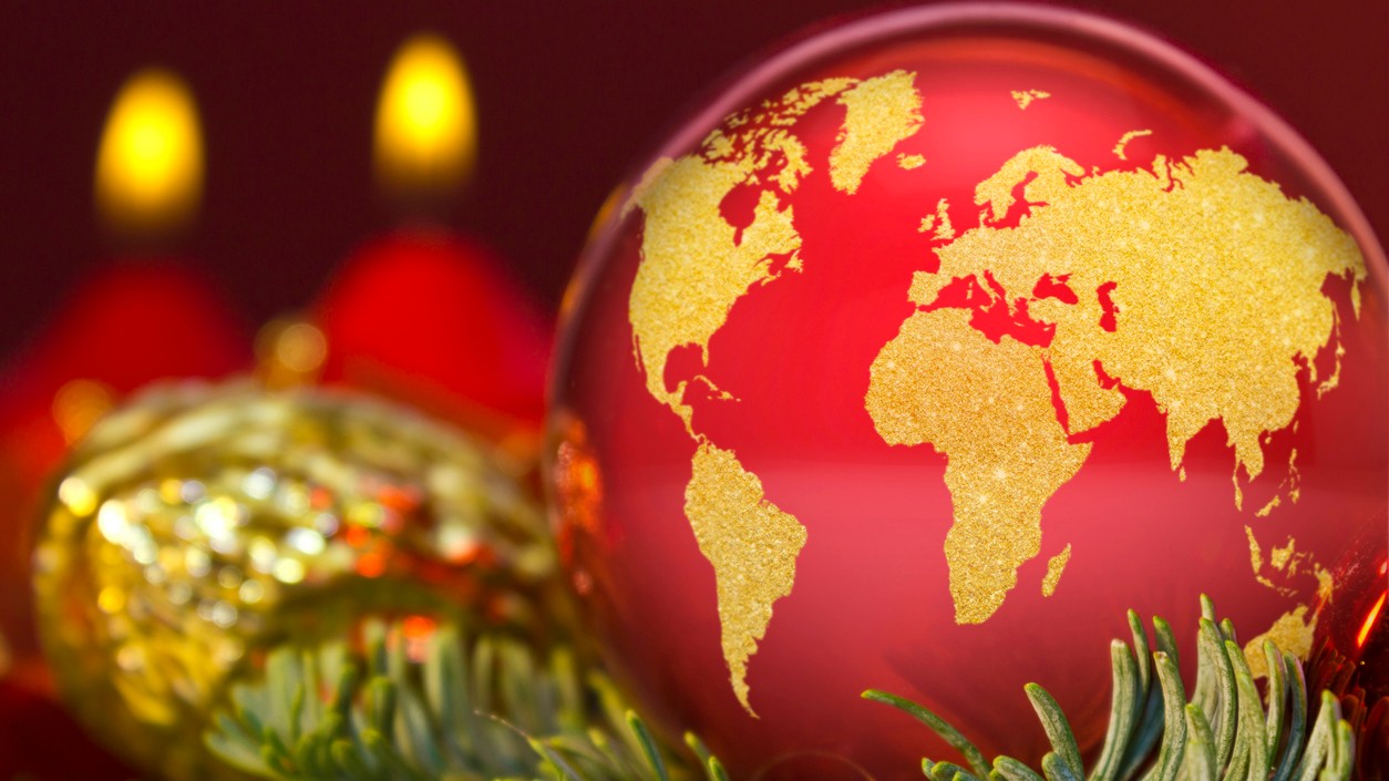 Vianočné tradície sú rôzne a často prekvapivé. Niektoré krajiny majú zvyky, ktoré vás doslova vystrašia, iné zas rozosmejú.