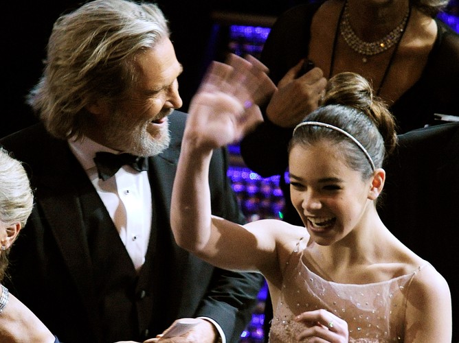 Jeff Bridges i nominowana debiutantka z 'Prawdziwego męstwa' Hailee Steinfeld