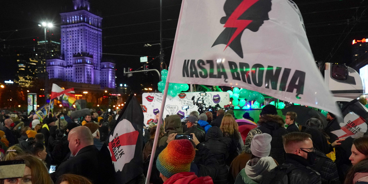 Demonstracja Strajku Kobiet w Warszawie