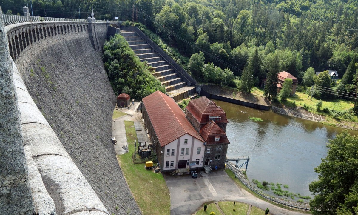 Pierwszy raz od 50 lat spuszczą wodę z zapory Pilchowice. "Bezpieczeństwo priorytetem"