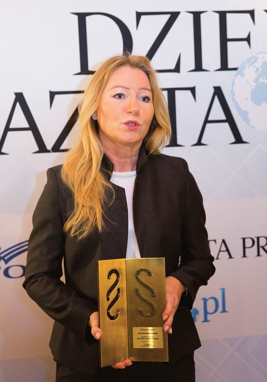 Jolanta Budzowska radca prawny i partner w kancelarii Budzowska Fiutowski i Partnerzy. Radcowie Prawni (BFP). Od lat zajmuje się sprawami cywilnymi w zakresie problematyki praw pacjenta i dochodzenia roszczeń odszkodowawczych z tytułu błędów medycznych. Nazywana „postrachem polskich szpitali”. W 2018 r. wyróżniona Złotym Paragrafem, nagrodą „Dziennika Gazety Prawnej” za „bezkompromisową walkę o prawa ofiar błędów medycznych”