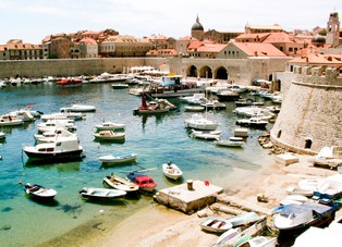 Turystyka przez lata pomagała odbudowywać Chorwację. Teraz może ją pociągnąć na dno recesji