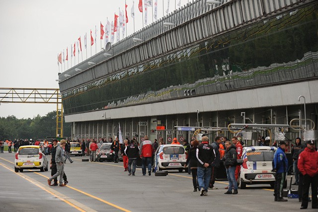 Bartłomiej Mirecki drugi raz z rzędu Mistrzem Polski Kia Lotos Race