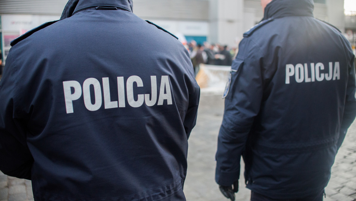 Szubin: napastnik obrzucił komisariat policji koktajlami Mołotowa
