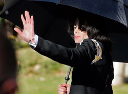 Lekarz Jacksona nie przyznał się przed sądem do winy