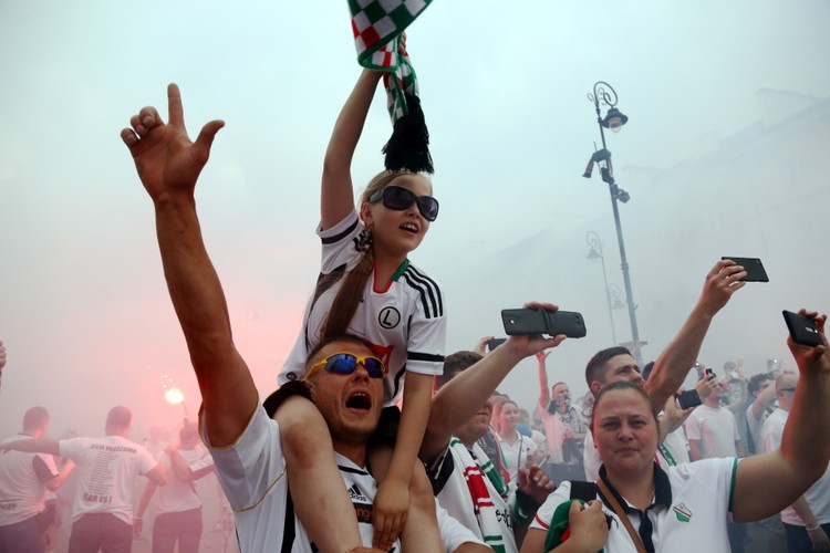Tak się bawi stolica! Legia Warszawa świętuje mistrzowski tytuł