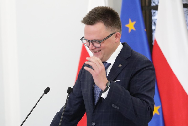 Szymon Hołownia podczas konferencji prasowej 5 grudnia br.