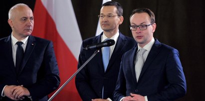 PiS żądało oszczędności. Gdy doszło do władzy, wojewoda dał dwukrotną podwyżkę