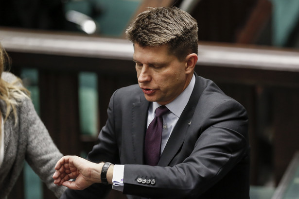 Petru atakuje Morawieckiego: Jeśli ktoś reprezentuje interesy korporacji, to on