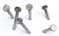 Pracował na budowie. Gwóźdź wbił mu się w mózg