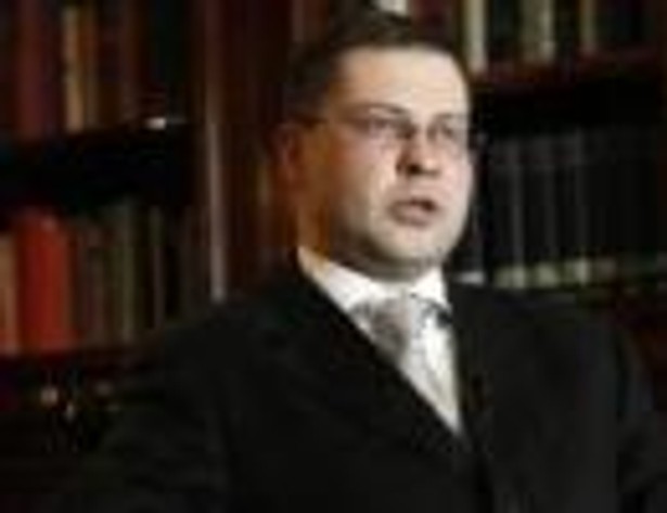 Valdis Dombrovskis, premier Łotwy ostrzegł szwedzkie banki, by nie dławiły odrodzenia gospodarki bałtyckiej republiki.