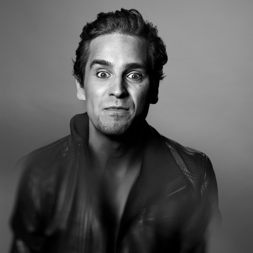 Krzyszfof Zalewski na zdjęciach z nowej sesji