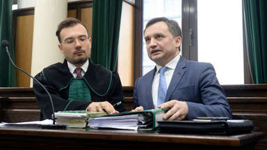Ogromne pieniądze płynęły z ministerstwa do adwokata Zbigniewa Ziobry