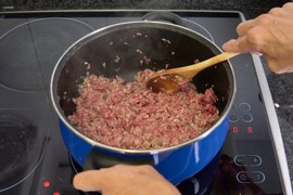Rešena dilema da li se dodaje ulje prilikom prženja mlevenog mesa