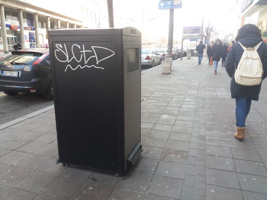 Kontejner kod taksi stanice već je "ukrašen"