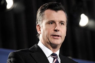 Szef banku Szwajcarii postanowił wkroczyć do gry - będzie walczyć z silnym frankiem