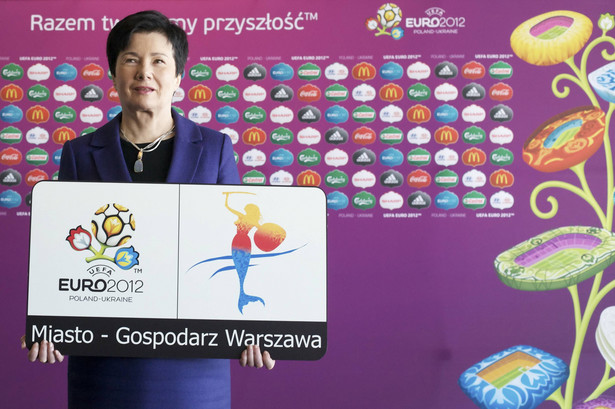 Gronkiewicz-Waltz prezentuje logotyp Warszawy na Euro2012