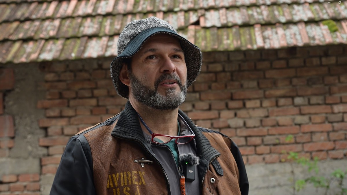 ODLAZAK IZ BEOGRADA MU JE PROMENIO ŽIVOT Kubura zasadio 1.300 čokota loze, pa pokazao izgleda njegov mladi vinograd! (Foto)