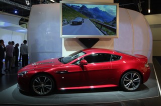 Aston Martin V12 Zagato prosto z domu mody