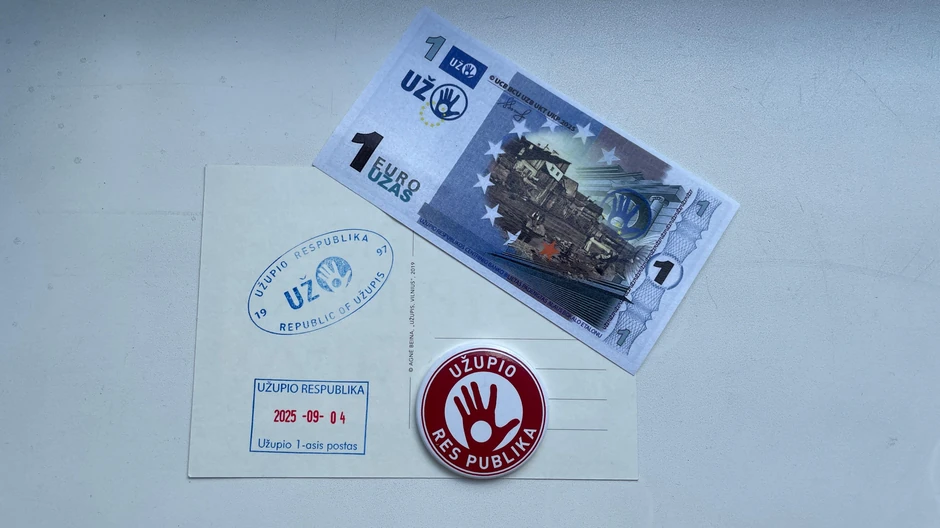 Novac, granični pečati i ostali simboli Užupis republike | Foto: Nemanja Mitrović