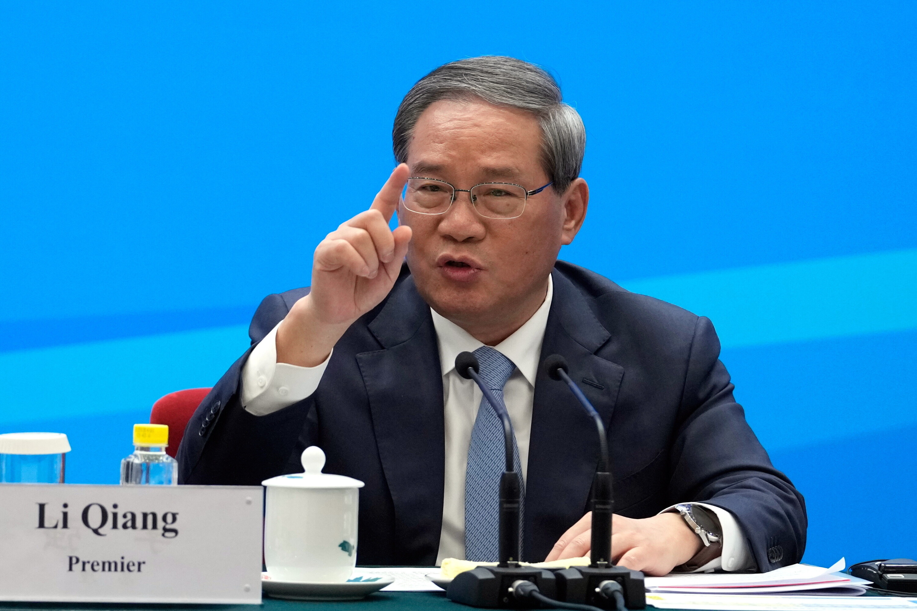 Chiny: Li proponuje światową organizację zarządzającą AI