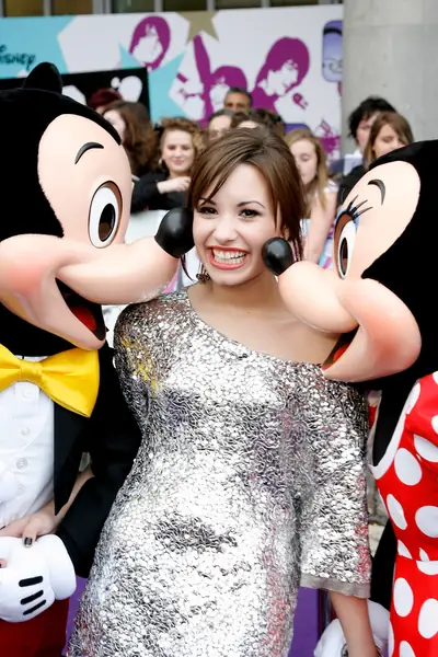 Demi Lovato na europejskiej premierze &quot;Camp Rocka&quot; - hitu, który znacząco przyśpieszył jej karierę, 2008 r. / Getty Images