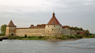 Zbudowali ją Szwedzi, carowie trzymali tam najważniejszych więźniów, także polskich. Niemcy jej nie zdobyli, pokonała ją dopiero wojna Putina. Historia twierdzy Szlisselburg