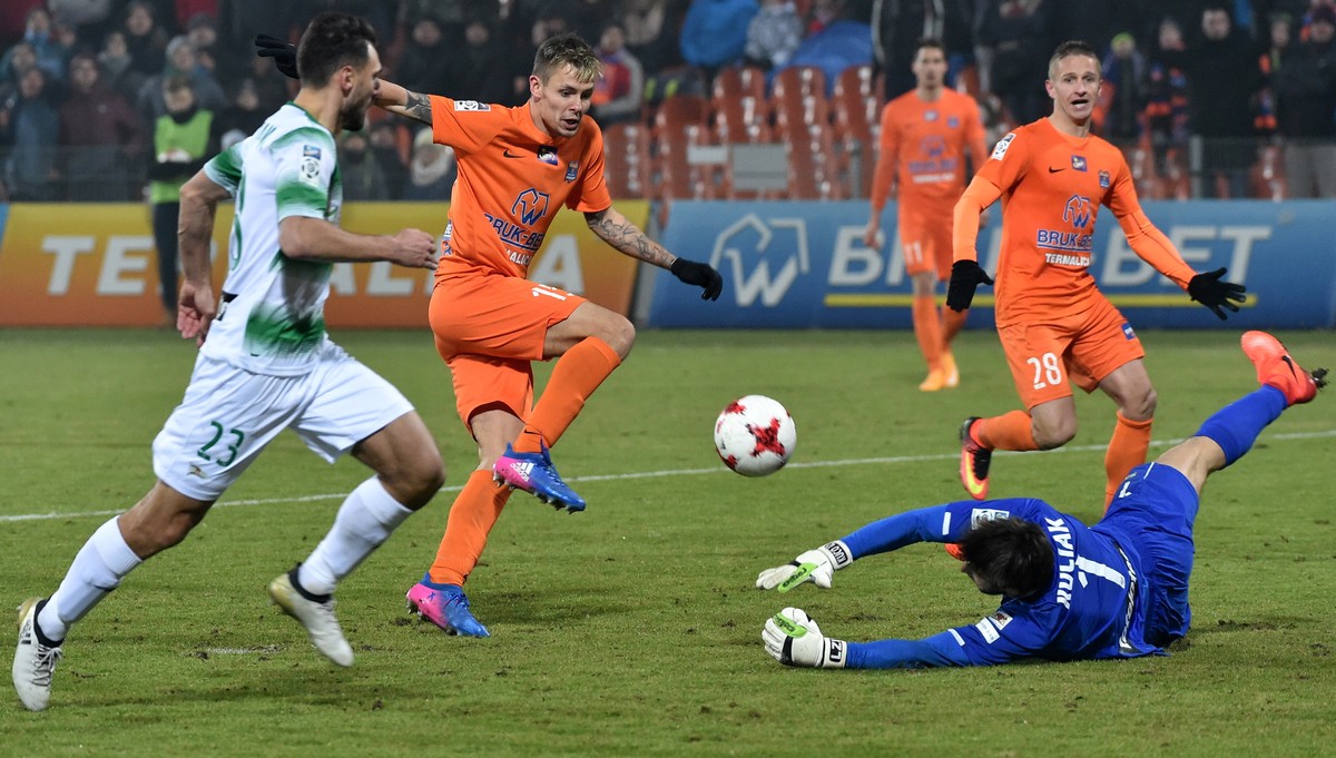 Lotto Ekstraklasa: Gol z karnego w doliczonym czasie gry pozbawił Lechię zwycięstwa