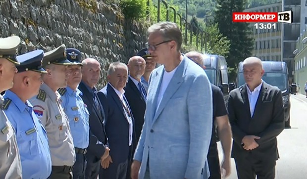 Vučić obilazi FAP