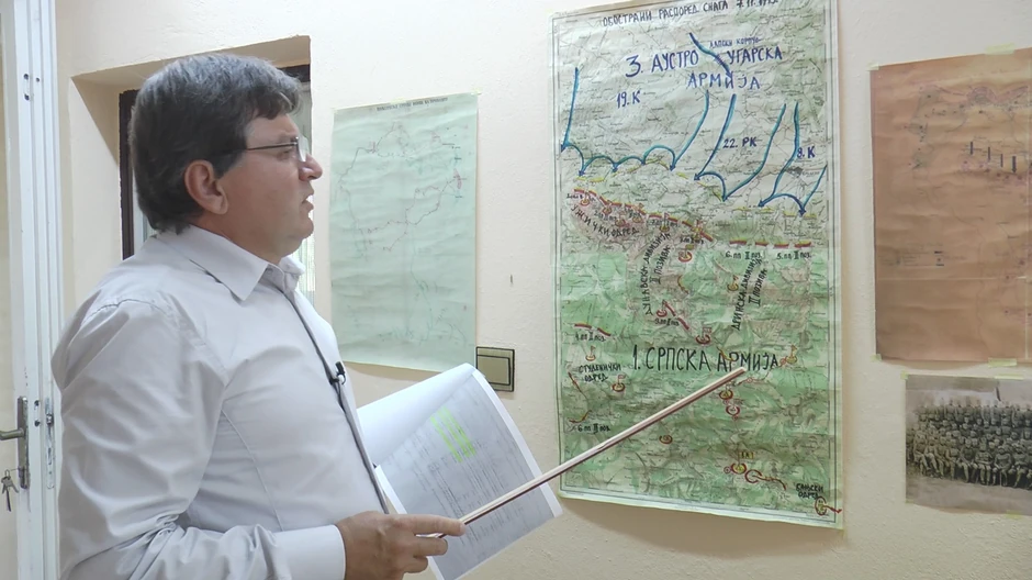 Na vrhu planine Čemerno nalazila se treća linija rovova koje su iskopali vojnici Kraljevine Srbije braneći na ovim položajima odstupnicu Prve srpske armije - kaže Rade Vukosavljević, artiljerijski major u penziji i autor edicije „Kraljevo u velikom ratu“