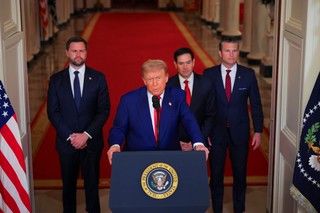 Atak USA na Iran dzieli Amerykanów. Trump traci poparcie [SONDAŻ]