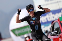 Vuelta a Espana. Bardet triumfatorem 14. etapu, Eiking wciąż liderem