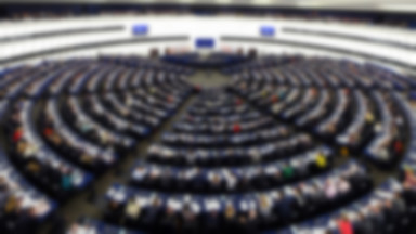 "W obronie prawdziwych kobiet". Kontrowersyjne plakaty kandydata do europarlamentu