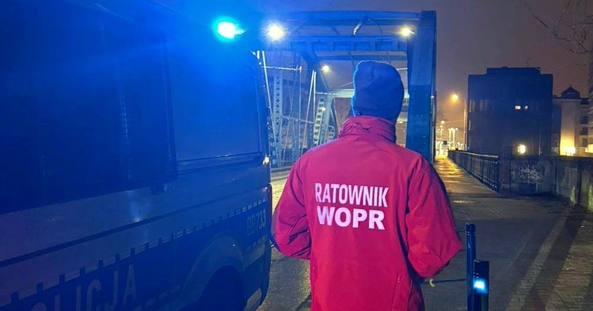 Była półnaga i zapłakana, prosiła o pomoc. Zgłoszenie przyszło w środku nocy