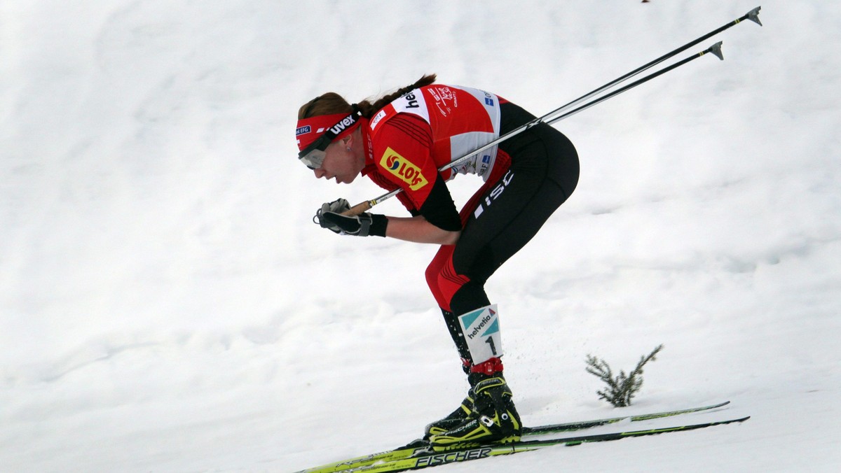 Justyna Kowalczyk tym razem musiała uznać wyższość Marit Bjoergen, która wygrała bieg łączony na dystansie 10 km w Oberstdorfie. Polka pozostała liderką Tour de Ski. Sztab szkoleniowy martwi się jednak o stan zdrowia naszej mistrzyni.