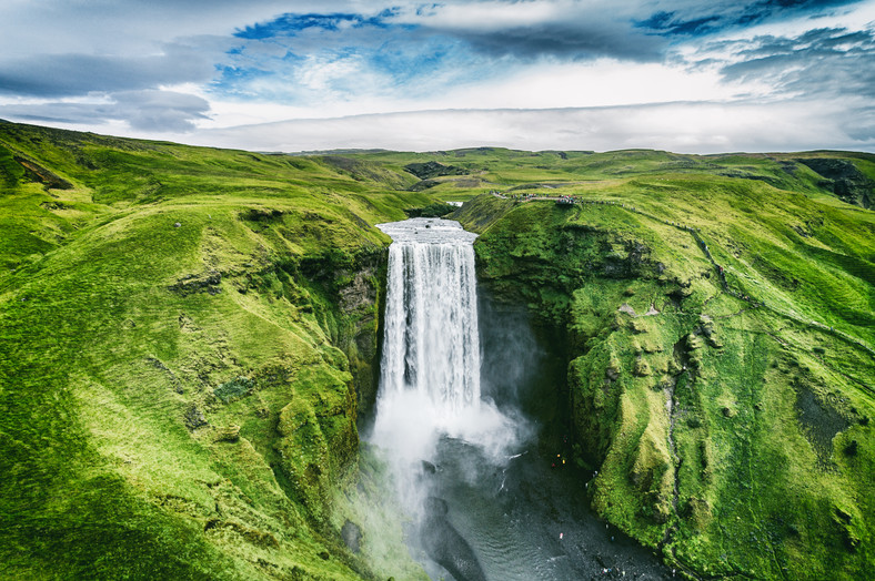 Wodospad Skógafoss na południu Islandii
