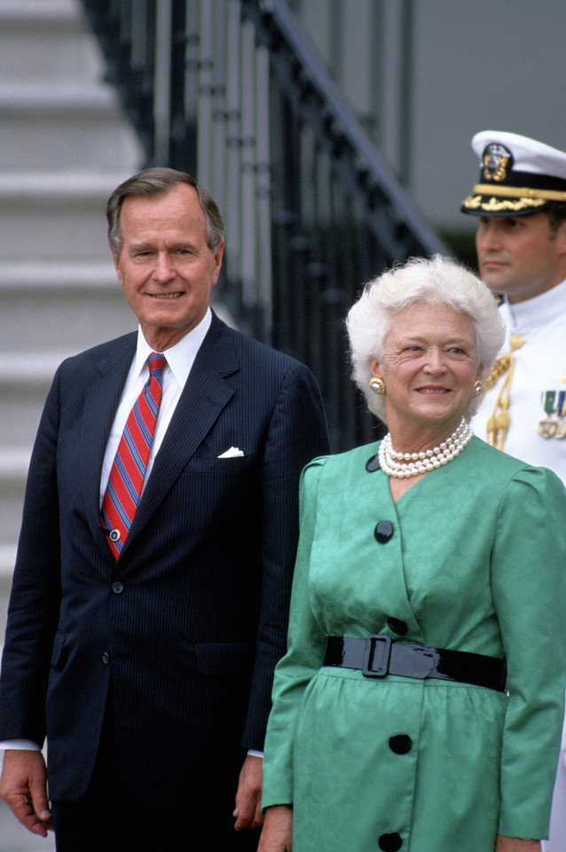 Barbara Bush (na zdjęciu z mężem, George'em H.W. Bushem)