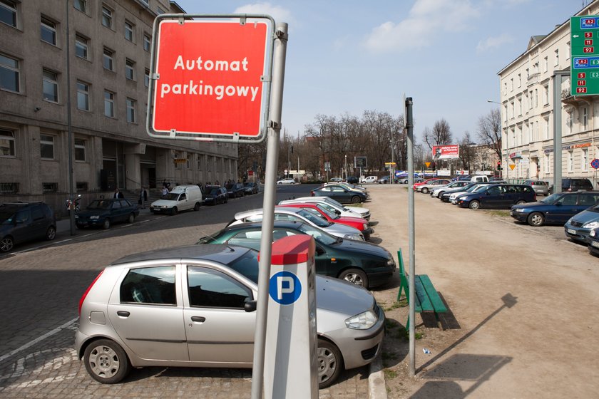 Niepełnosprawni muszą wymienić karty parkingowe