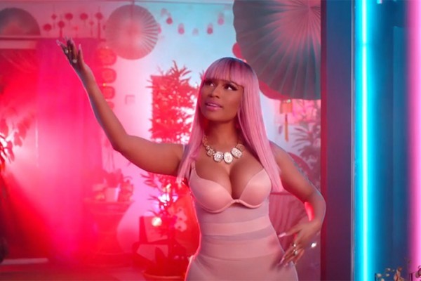 Teledysk utrzymany jest w japońskiej stylistyce...